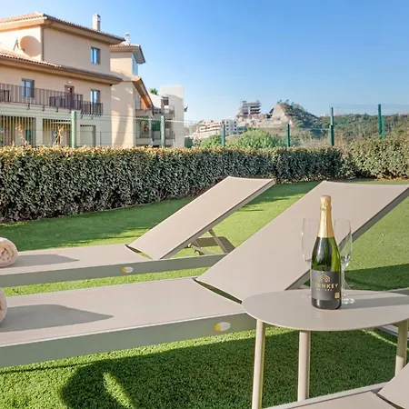Διαμέρισμα Luxury 3br With Private Terrace Εστεπόνα