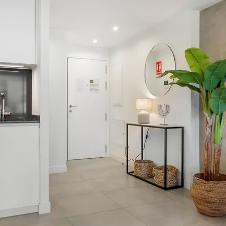 Διαμέρισμα Luxury 3br With Private Terrace Εστεπόνα
