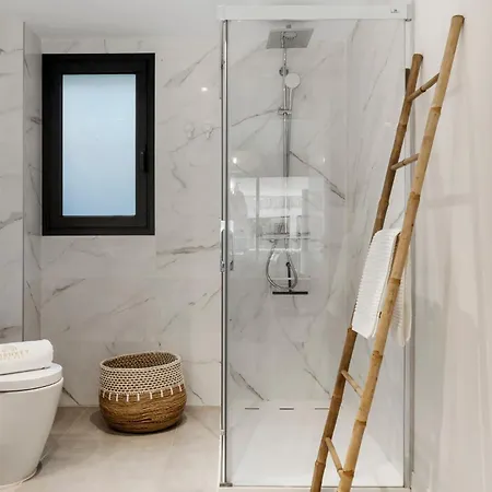 Luxury 3br With Private Terrace Διαμέρισμα Εστεπόνα